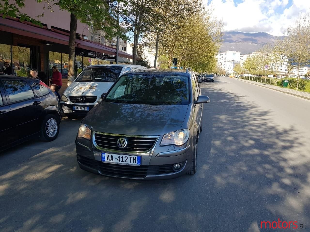 2007' Volkswagen Touran photo #3