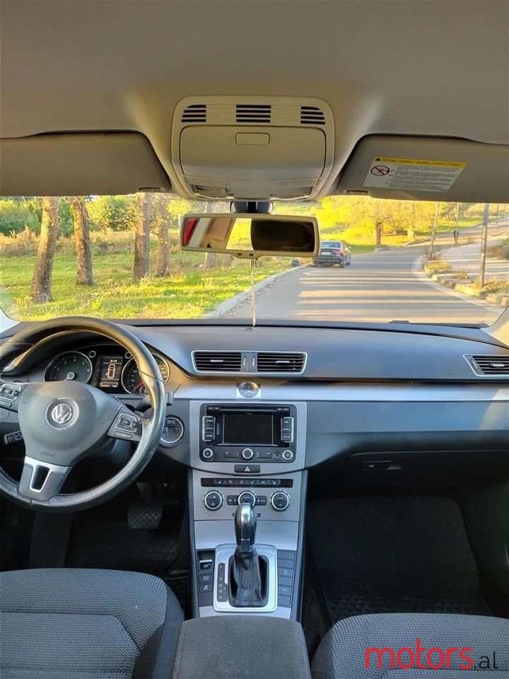 2013' Volkswagen Passat photo #6