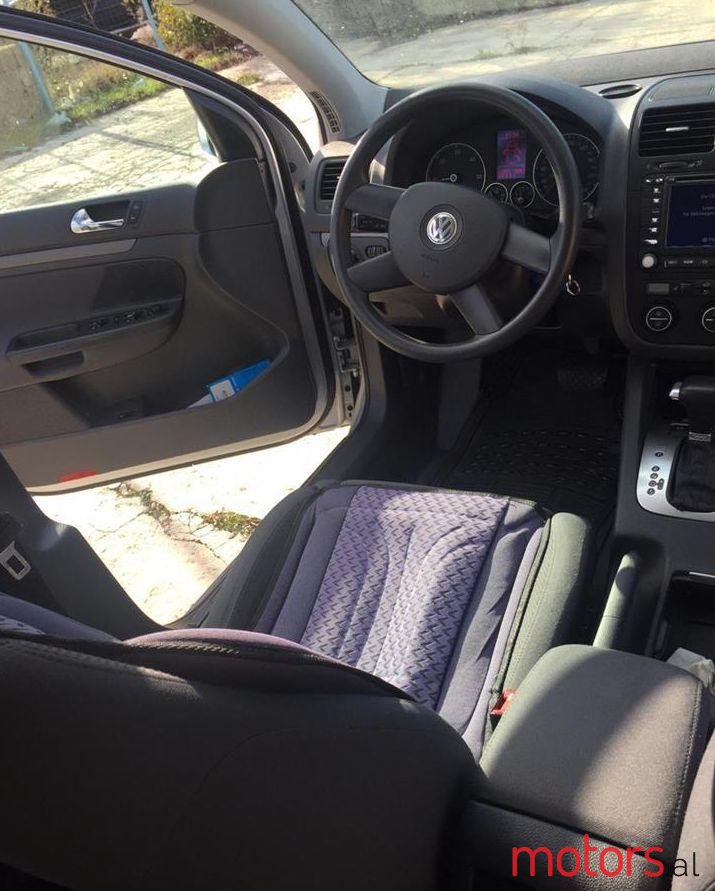 2005' Volkswagen Golf photo #1