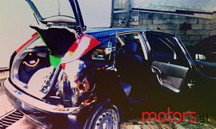 2002' Ford Focus photo #1