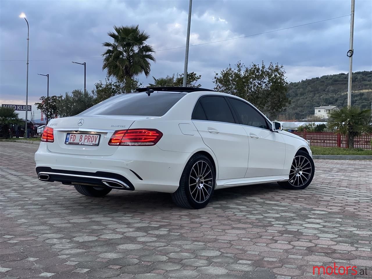 2014' Mercedes-Benz E 250 photo #3