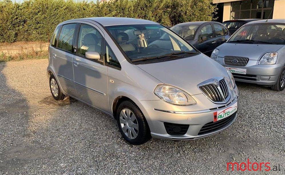 2009' Mercedes-Benz 220 photo #1