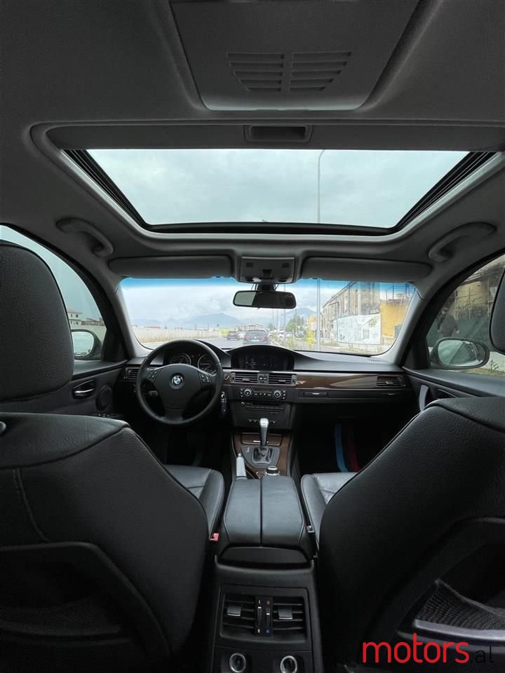 2009' BMW 320 photo #2