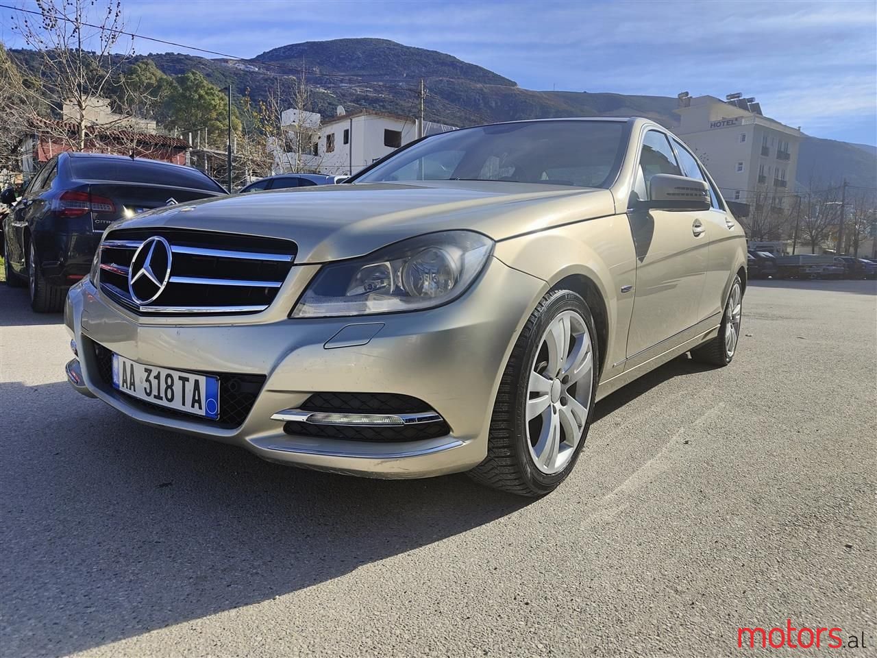 2011' Mercedes-Benz C 200 photo #1