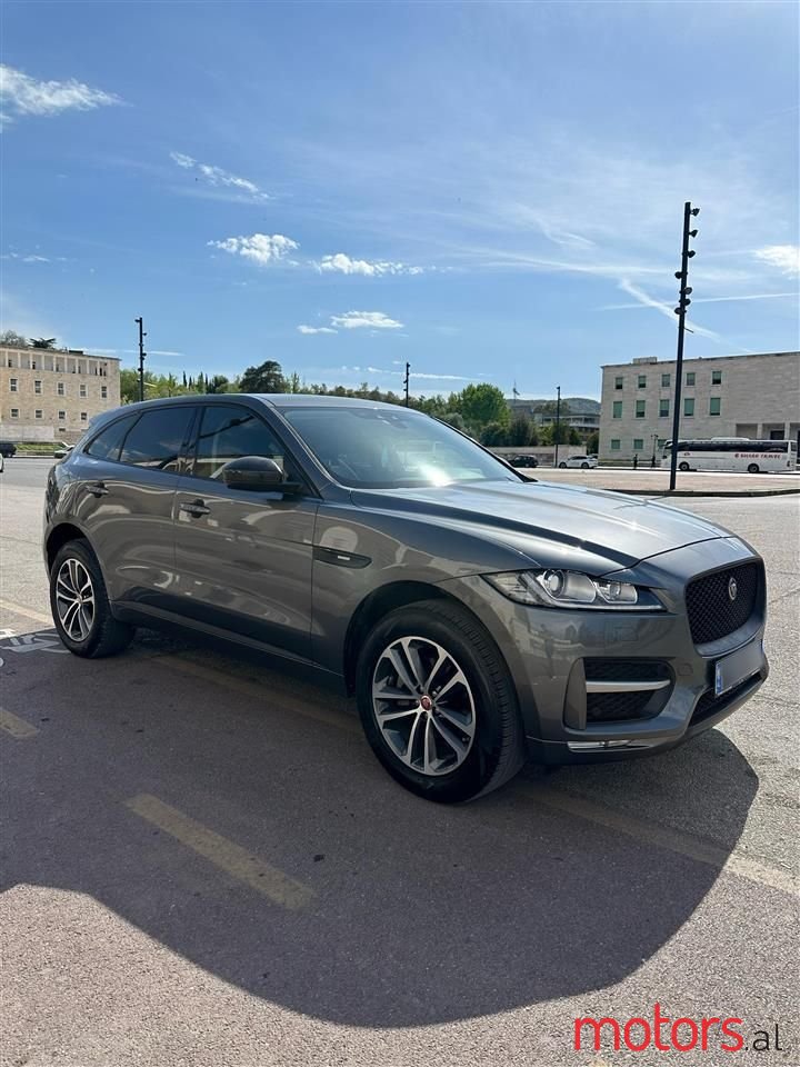 2017' Jaguar F-Pace photo #4