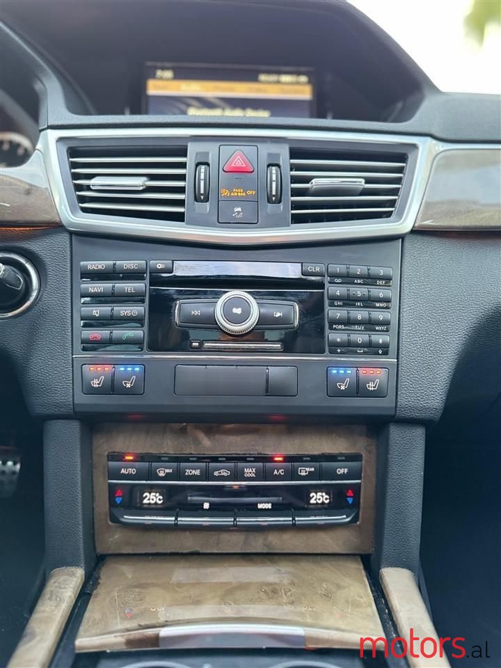 2010' Mercedes-Benz E 55 AMG photo #5