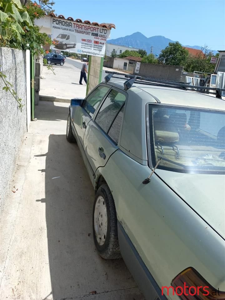 1987' Mercedes-Benz 250 photo #3