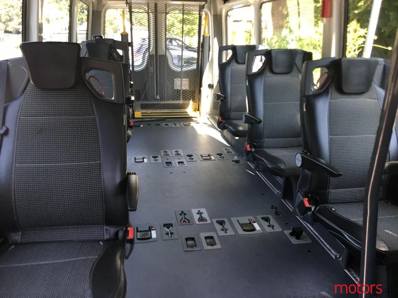 2016' Mercedes-Benz Sprinter photo #4