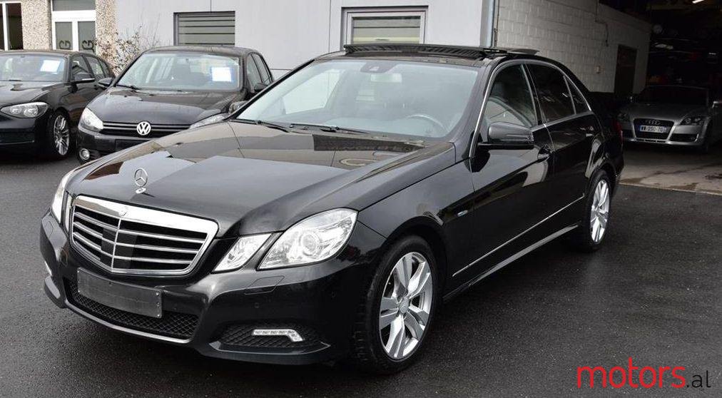2011' Mercedes-Benz E 350 photo #1