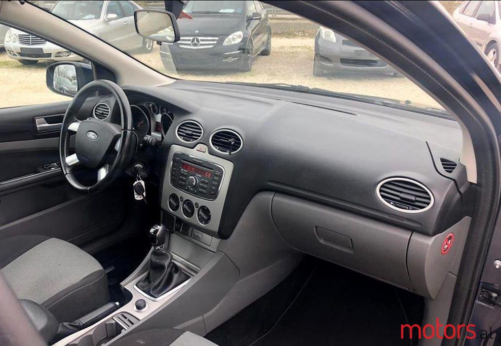 2010' Ford Focus photo #1