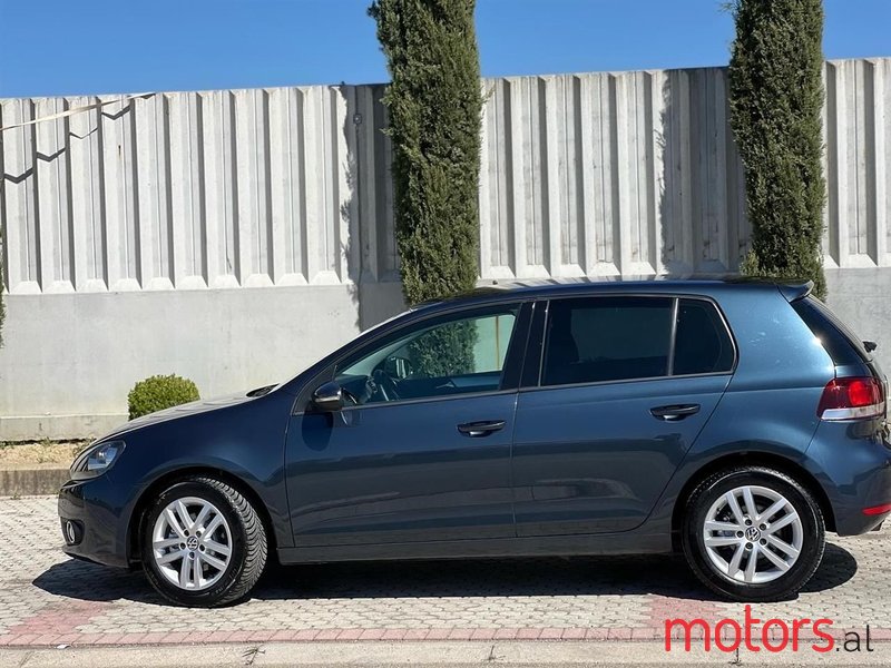 2011' Volkswagen Golf photo #3
