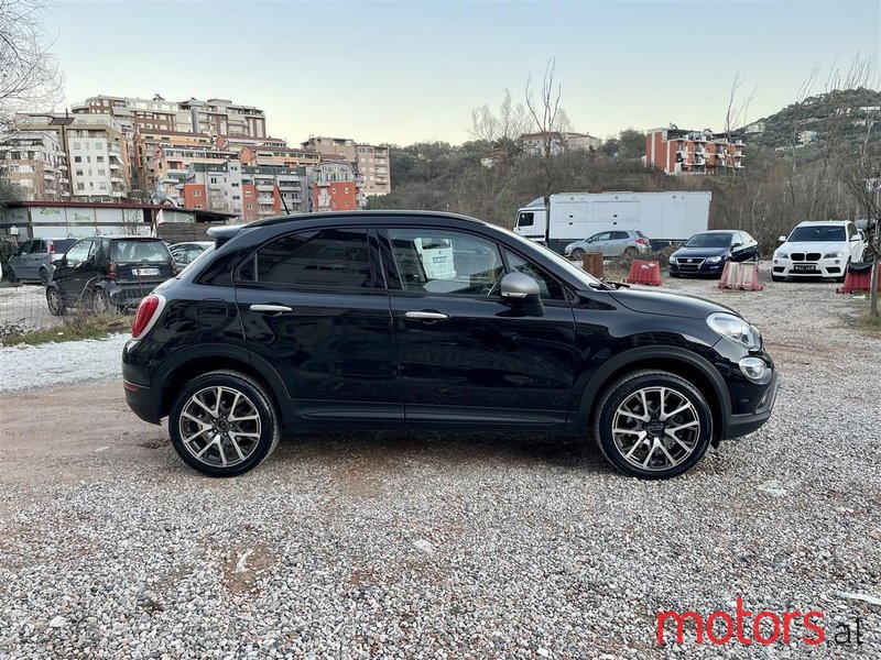 2017' Fiat 500X photo #2