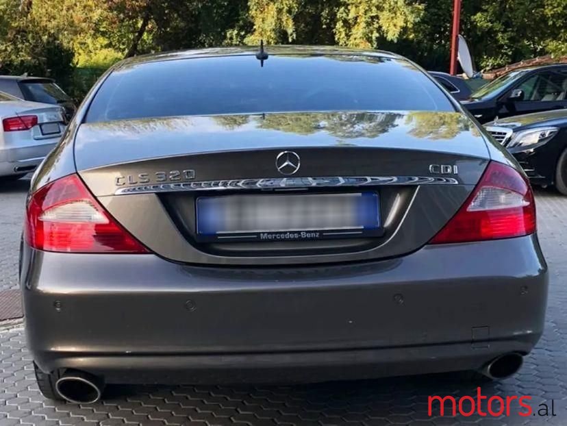 2008' Mercedes-Benz 320 photo #5