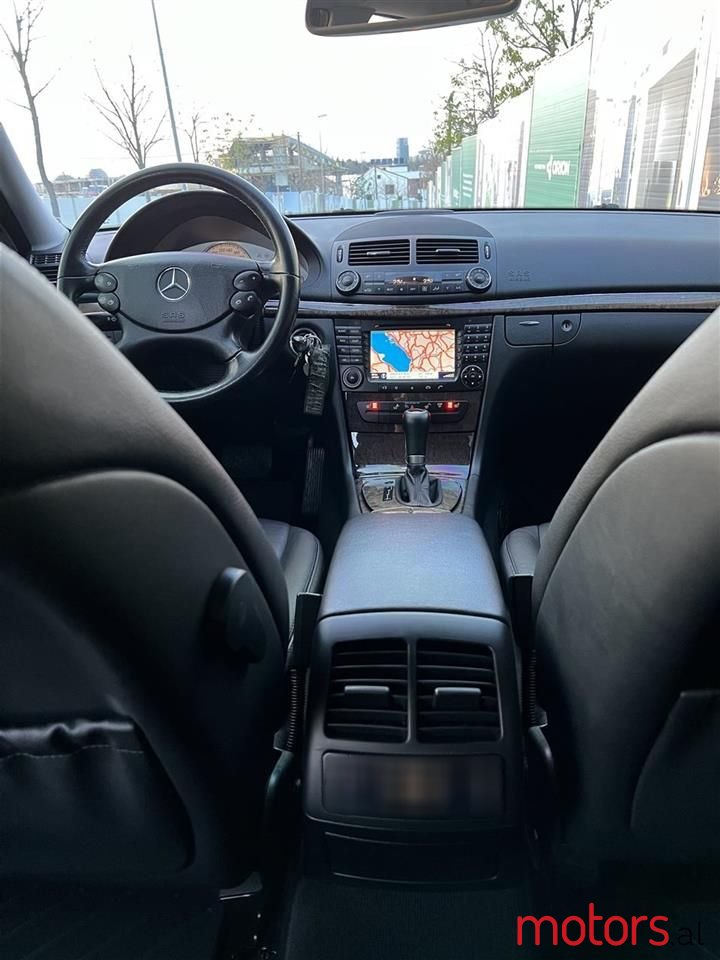 2008' Mercedes-Benz E 280 photo #6