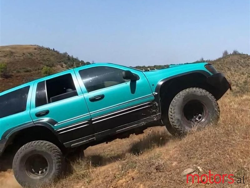 2002' Jeep Grand Cherokee photo #3