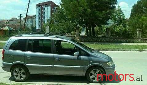 2004' Opel Zafira photo #1
