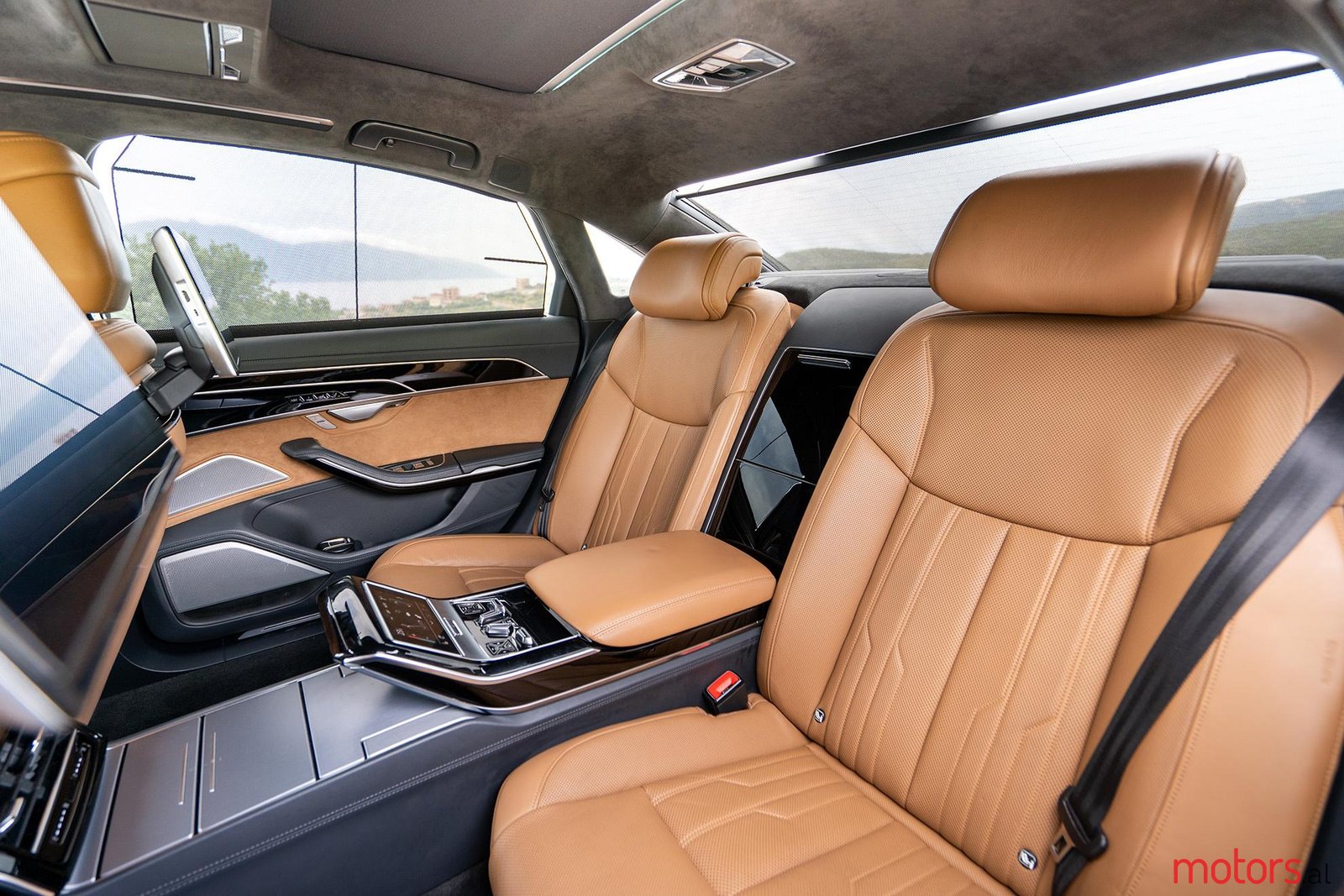 2021' Audi A8 A8L photo #6