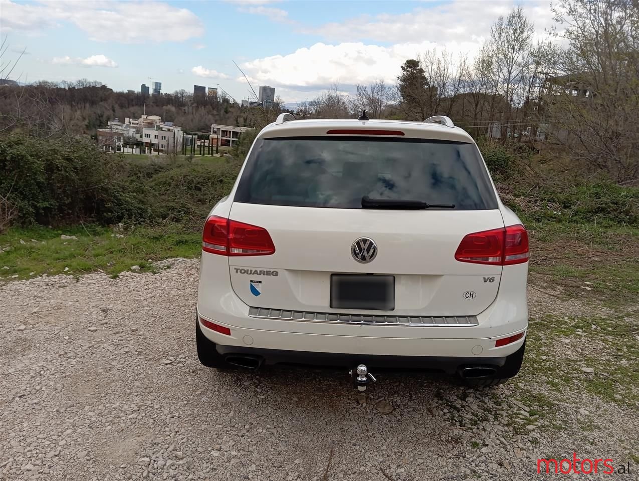 2012' Volkswagen Touareg photo #5