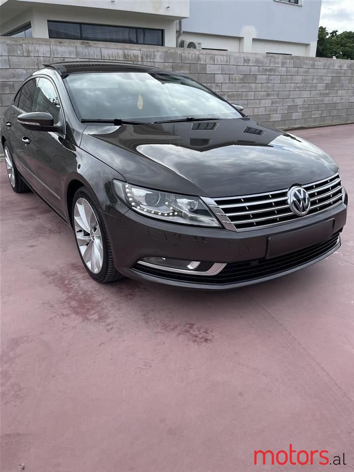 2013' Volkswagen Passat photo #1