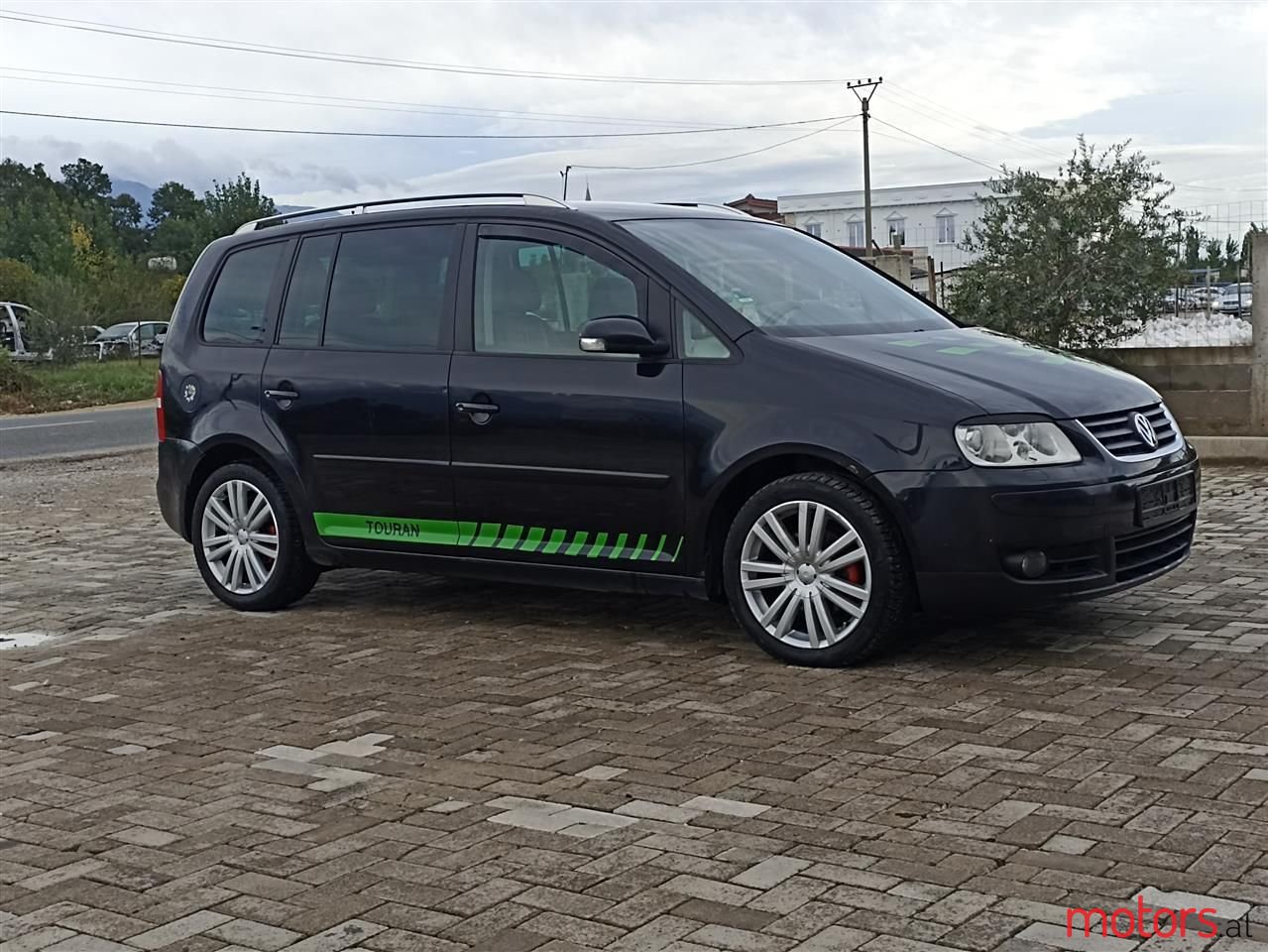 2005' Volkswagen Touran photo #6