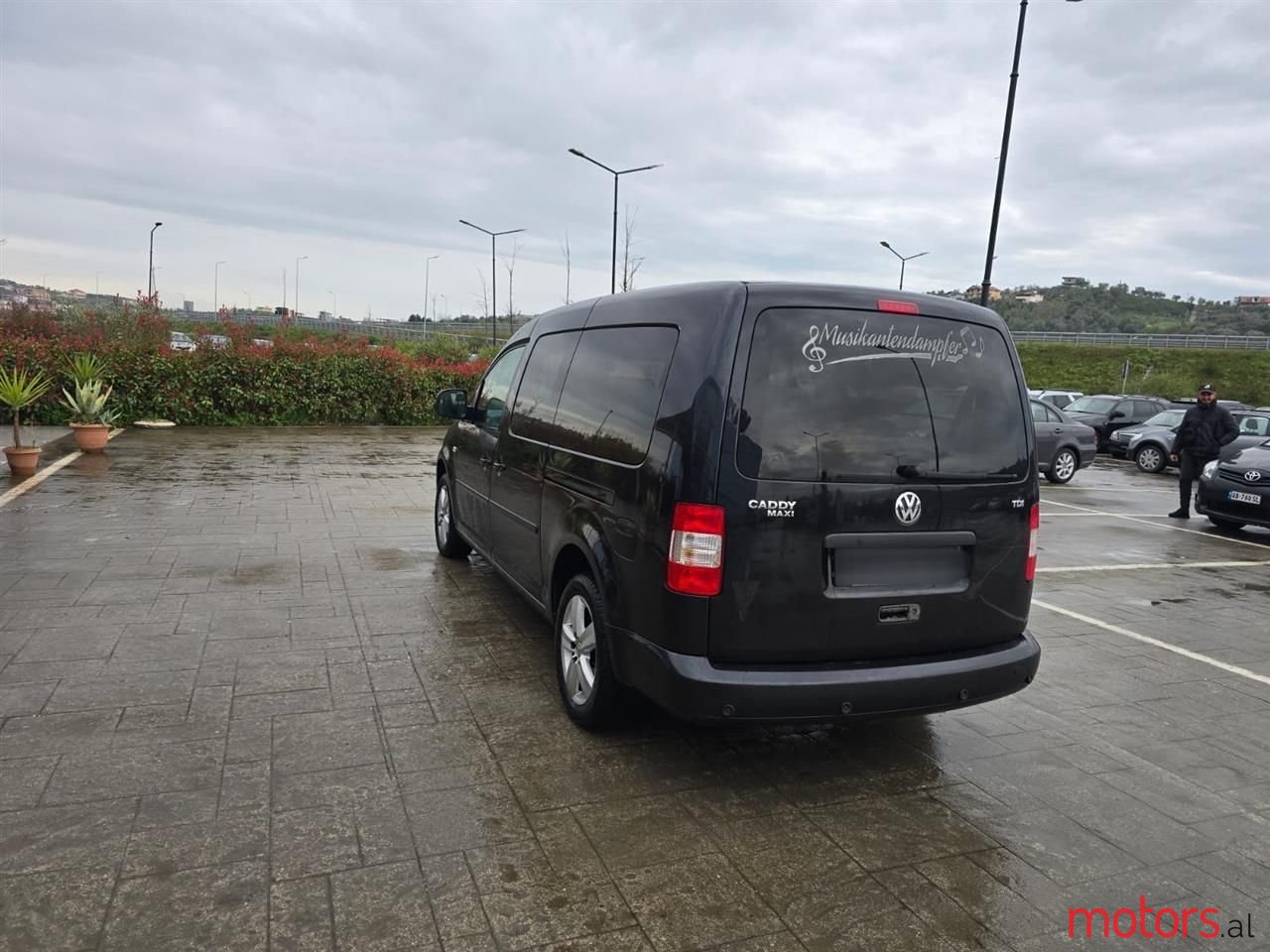 2010' Volkswagen Caddy photo #2