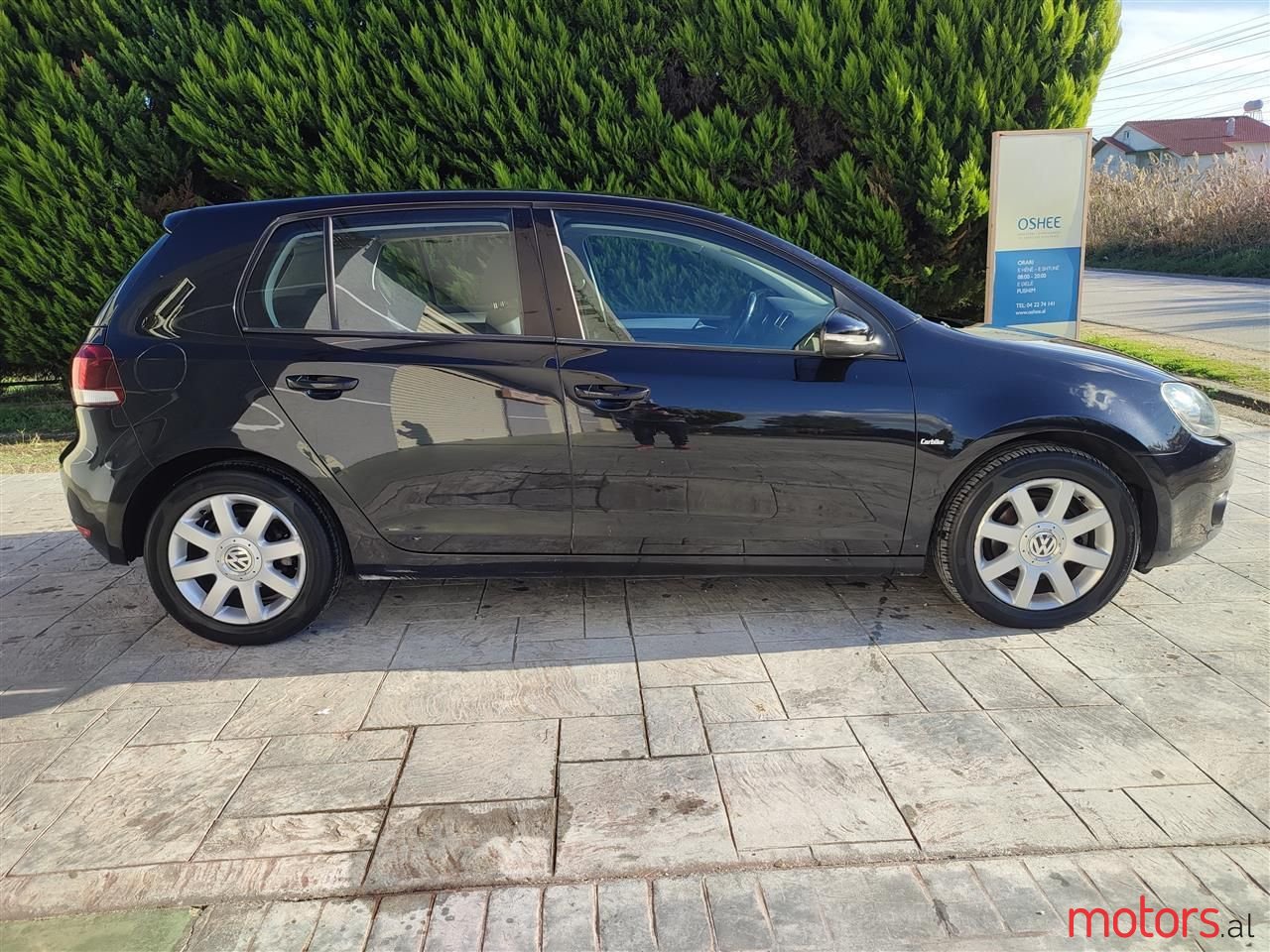 2009' Volkswagen Golf photo #4