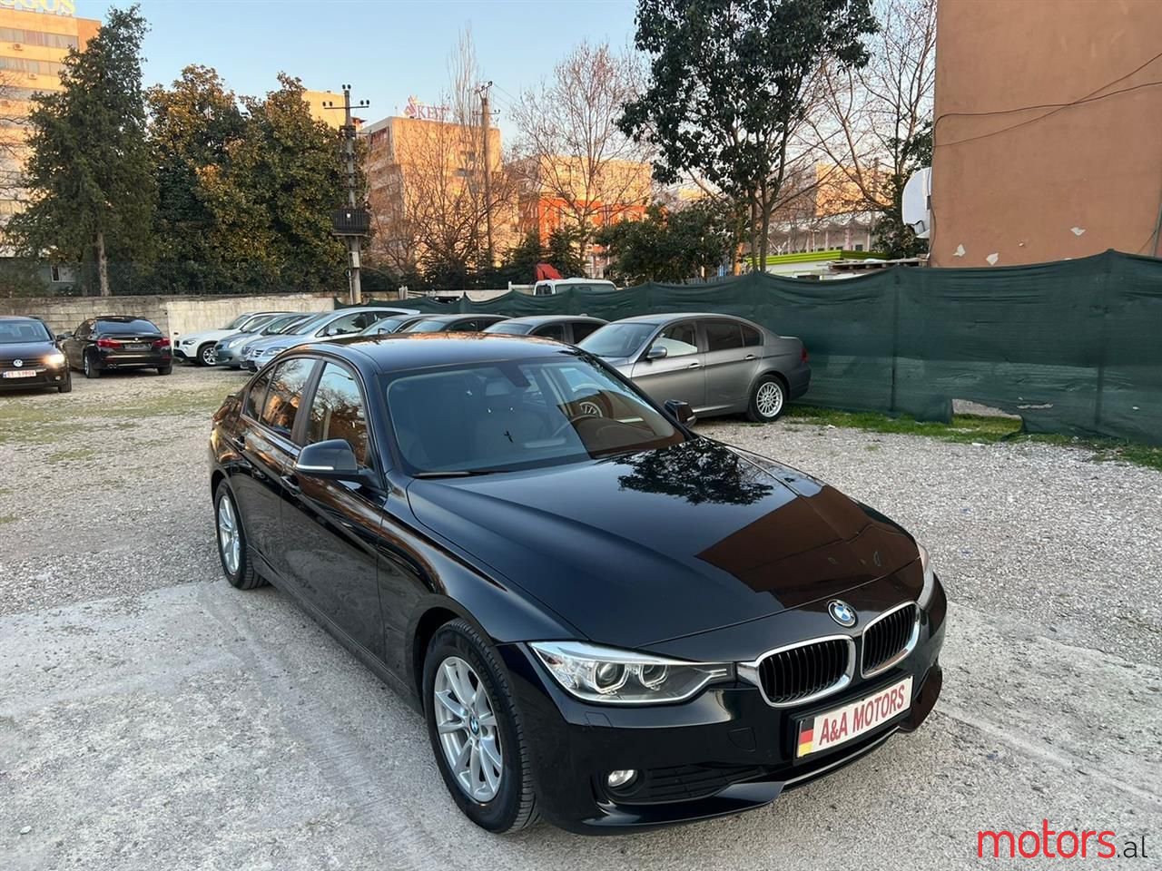 2012' BMW 320 photo #1