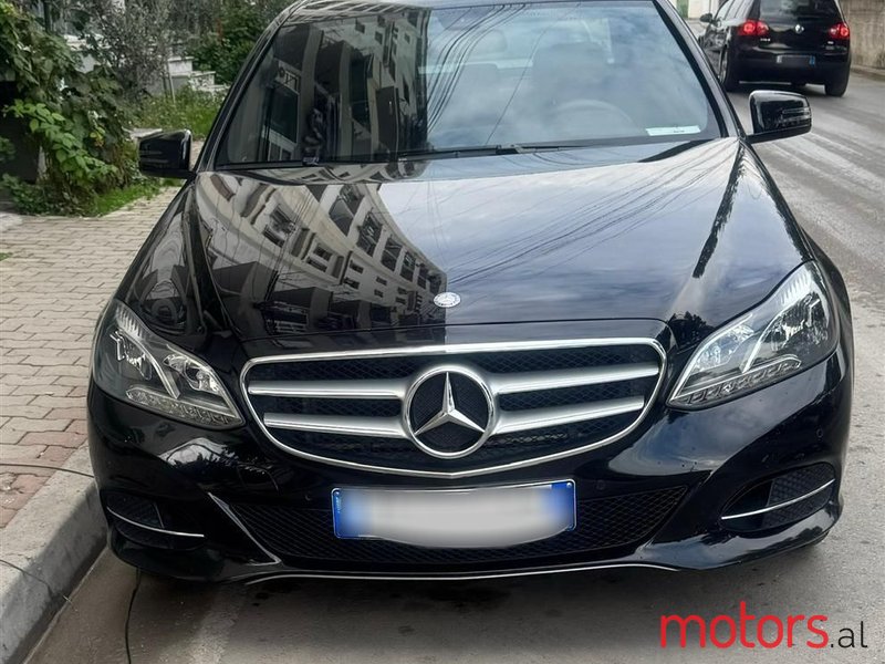 2013' Mercedes-Benz E 220 photo #2