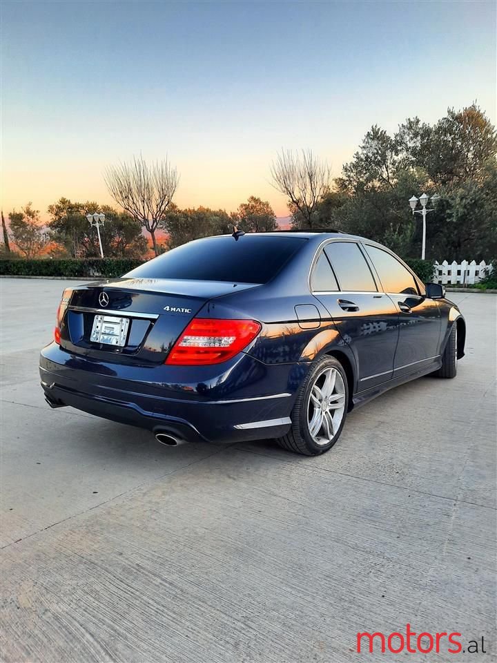 2012' Mercedes-Benz C 300 photo #2