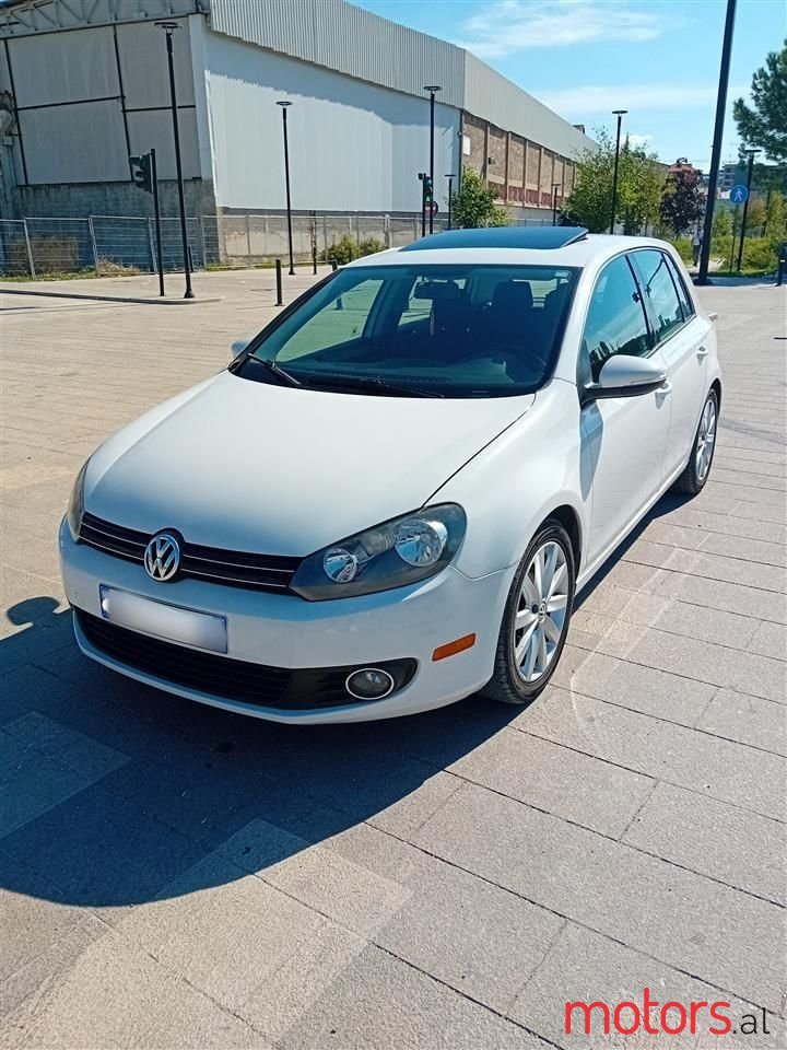 2011' Volkswagen Golf photo #2