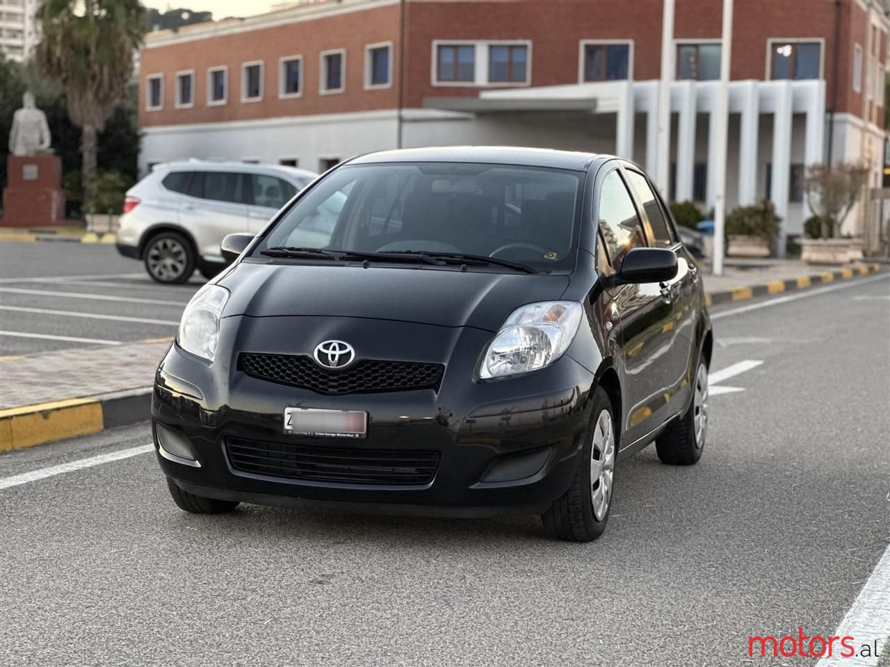 2010' Toyota Yaris photo #2