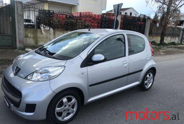 2010' Peugeot 107 photo #1