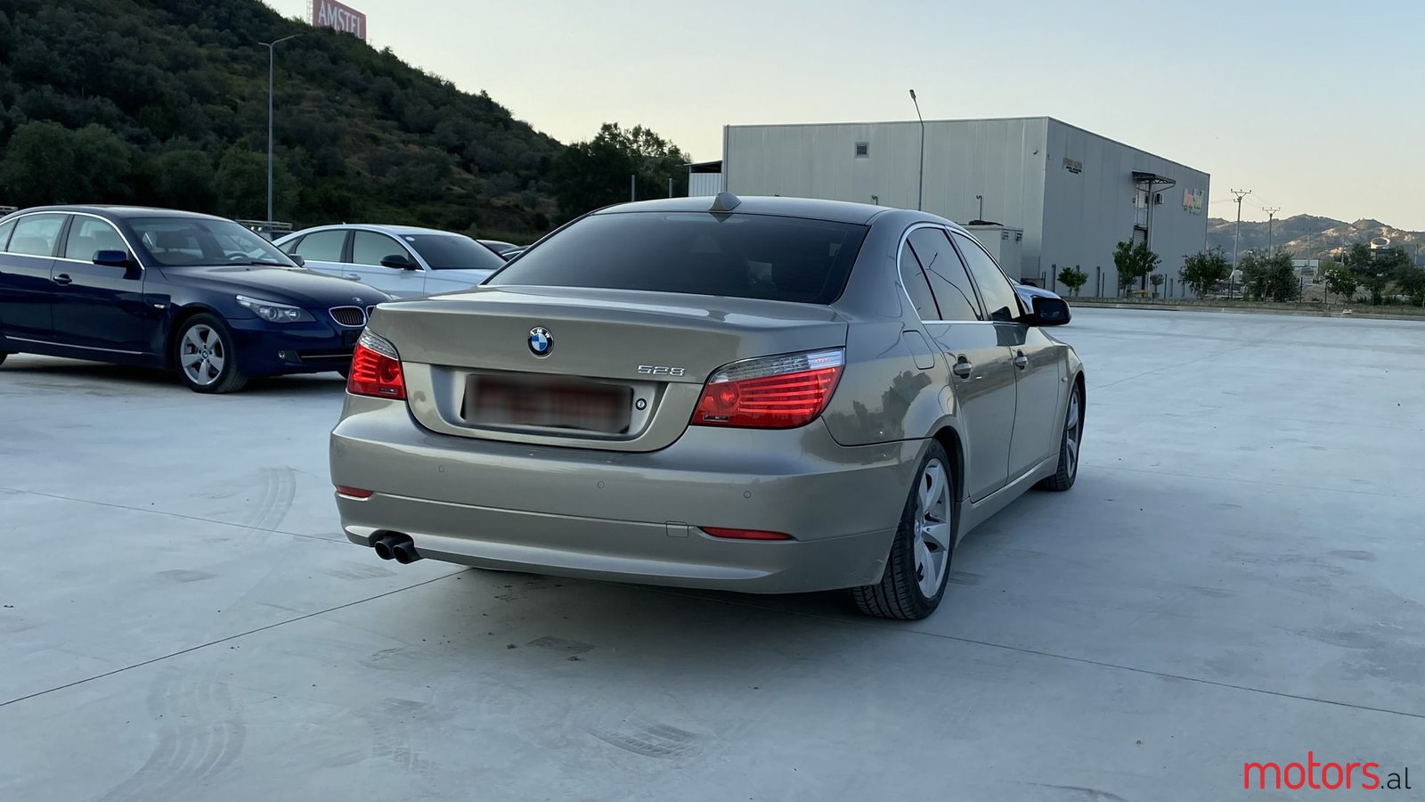 2009' BMW 528 photo #2