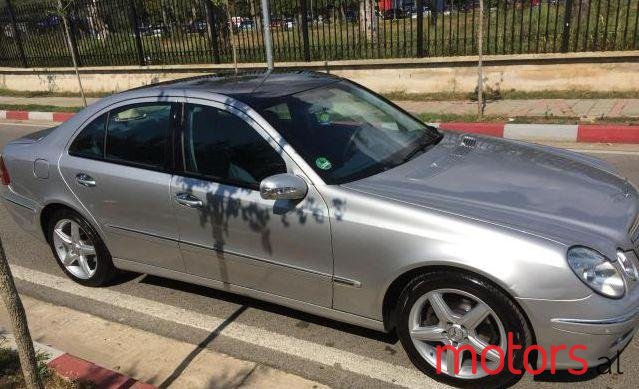 2004' Mercedes-Benz E-Class photo #1