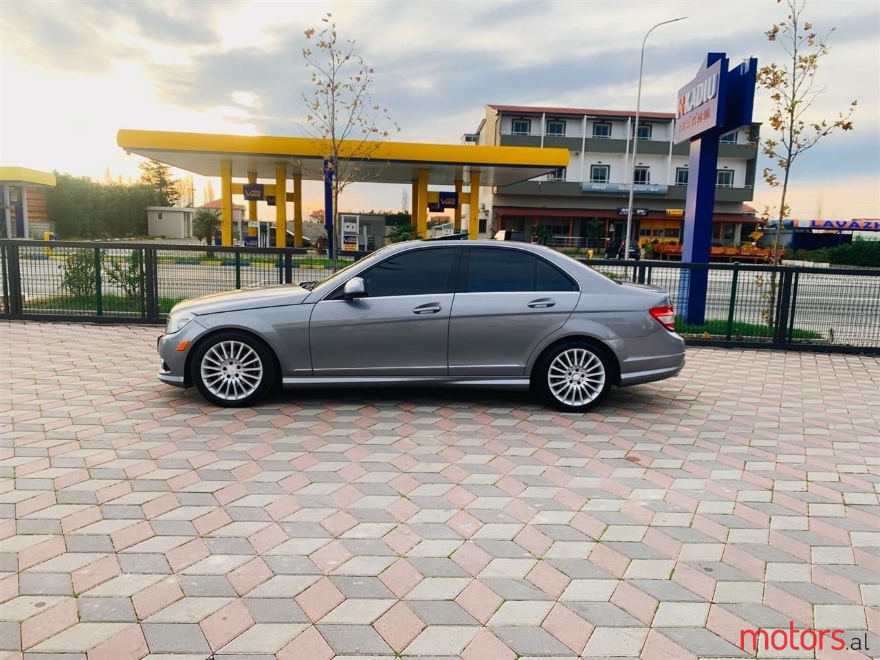 2010' Mercedes-Benz C 230 photo #6