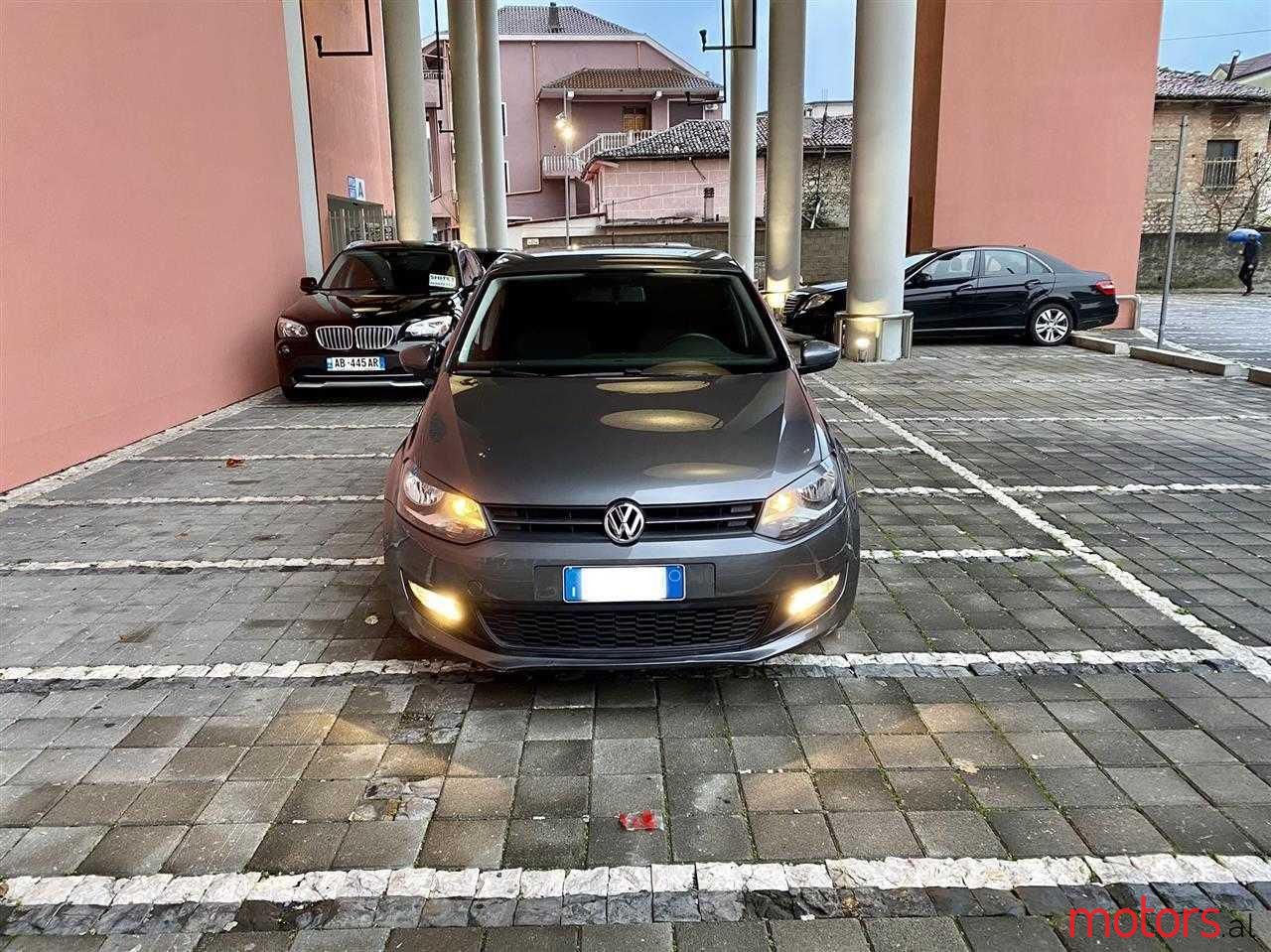 2011' Volkswagen Polo photo #1