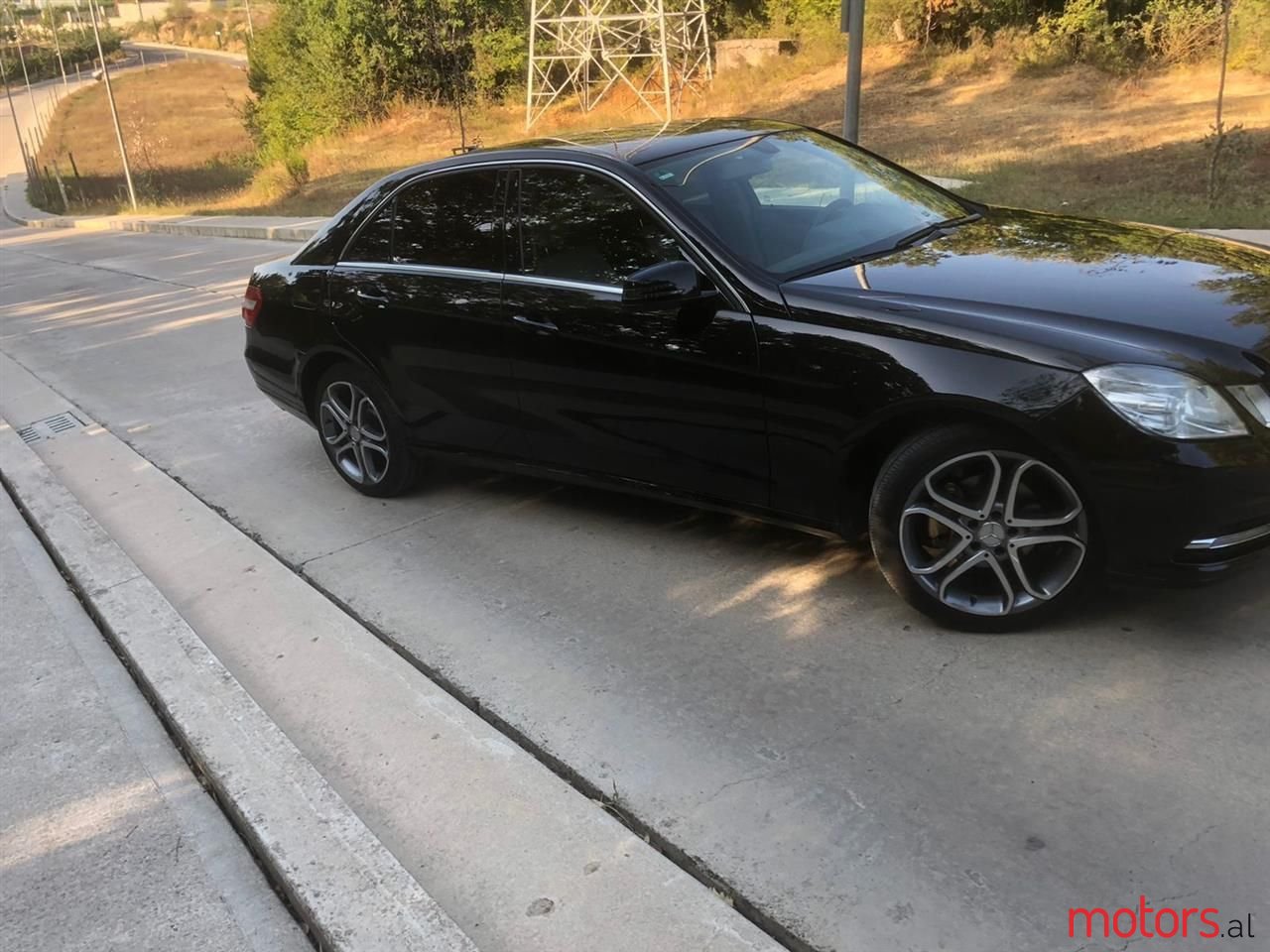 2012' Mercedes-Benz 220 photo #2