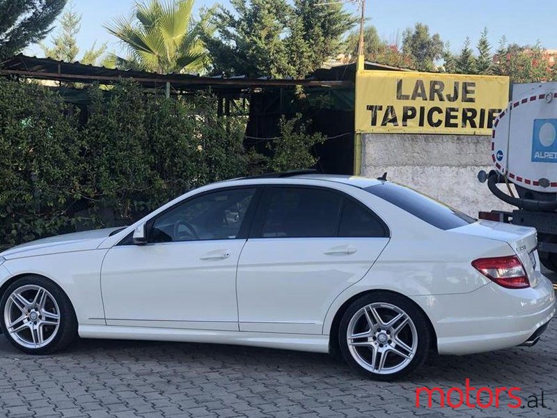 2009' Mercedes-Benz C 300 photo #1