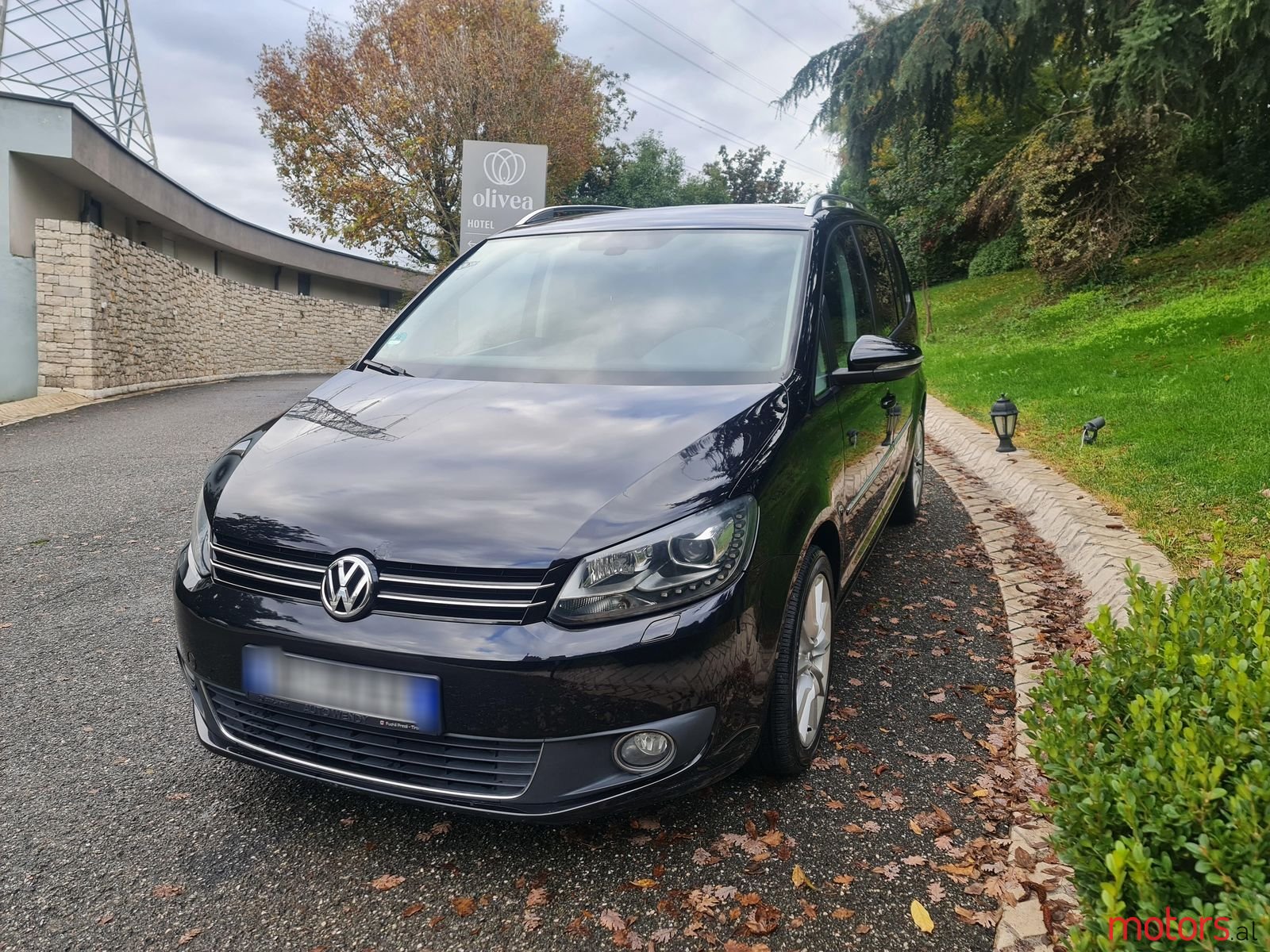 2012' Volkswagen Touran photo #5