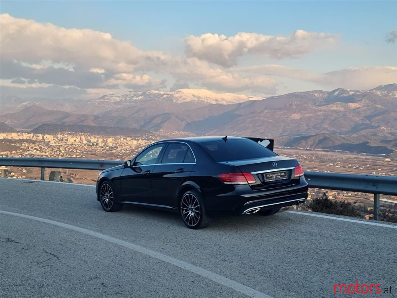 2013' Mercedes-Benz E 220 photo #2