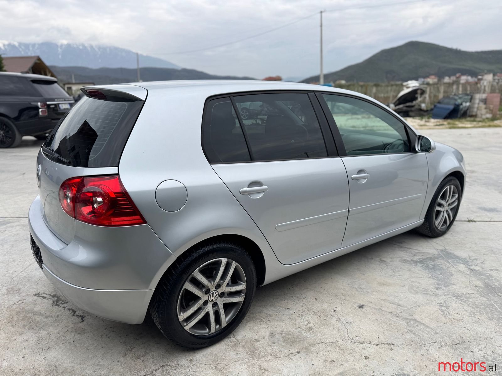 2005' Volkswagen Golf photo #5