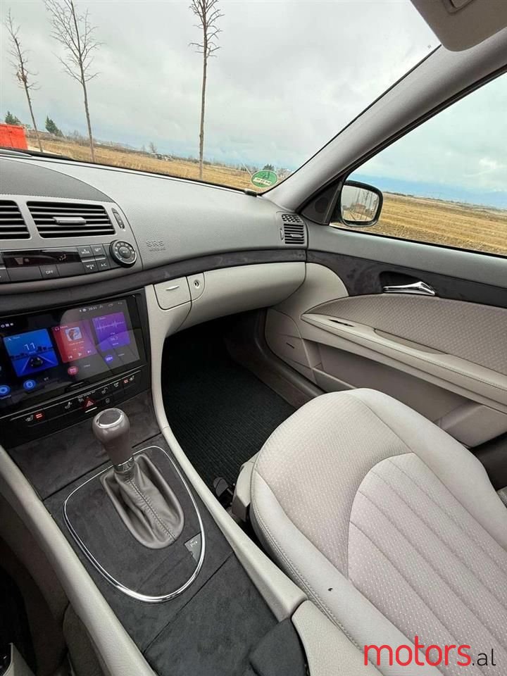 2007' Mercedes-Benz E 200 photo #2