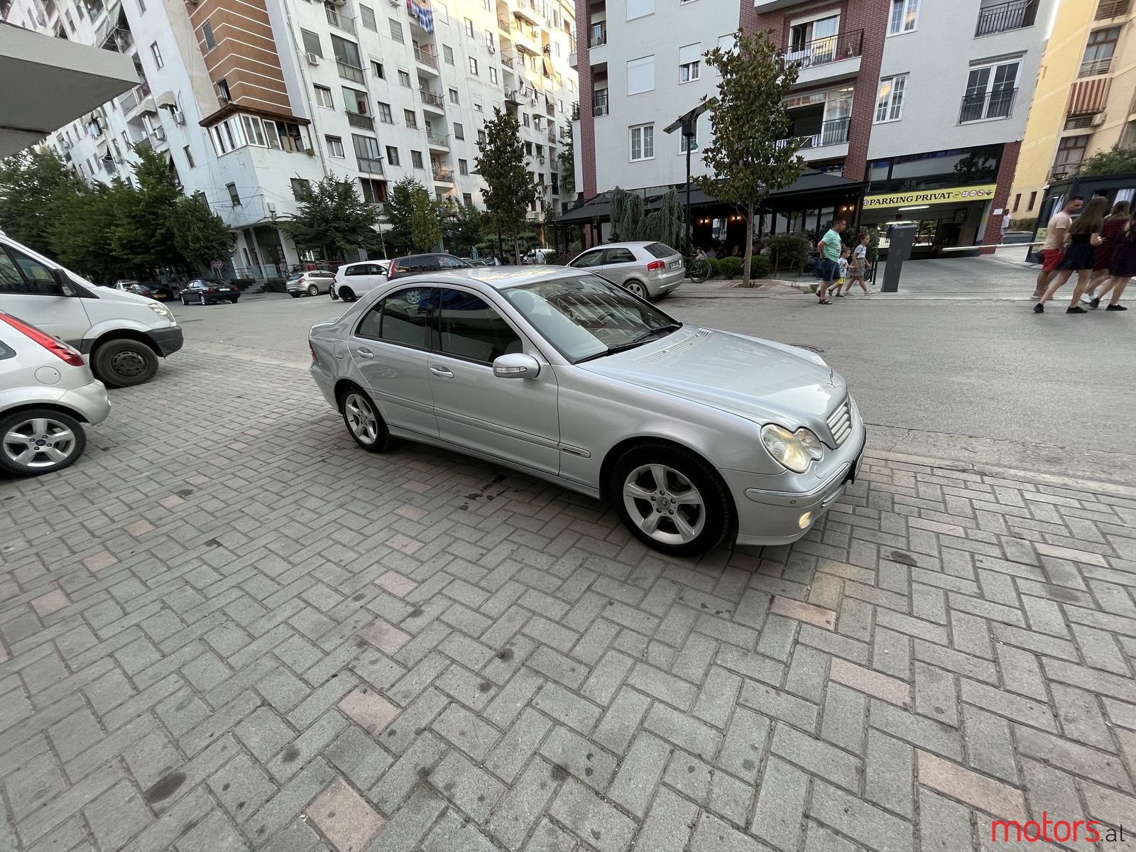 2006' Mercedes-Benz C 220 photo #3