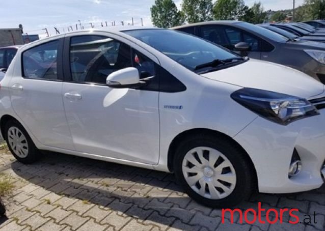 2015' Toyota Yaris photo #1