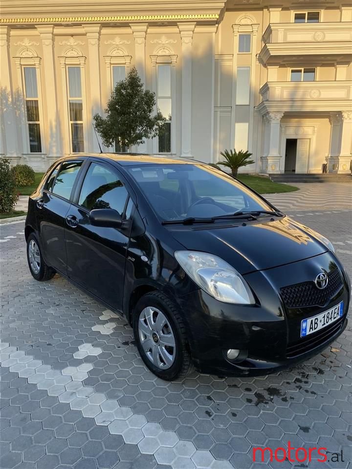 2008' Toyota Yaris photo #2