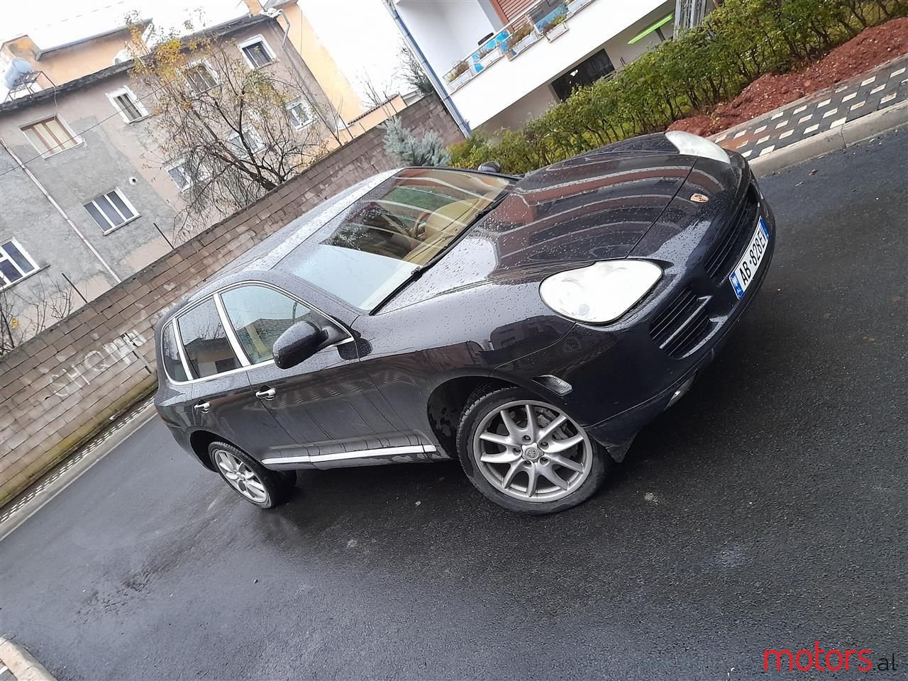 2005' Porsche Cayenne photo #2