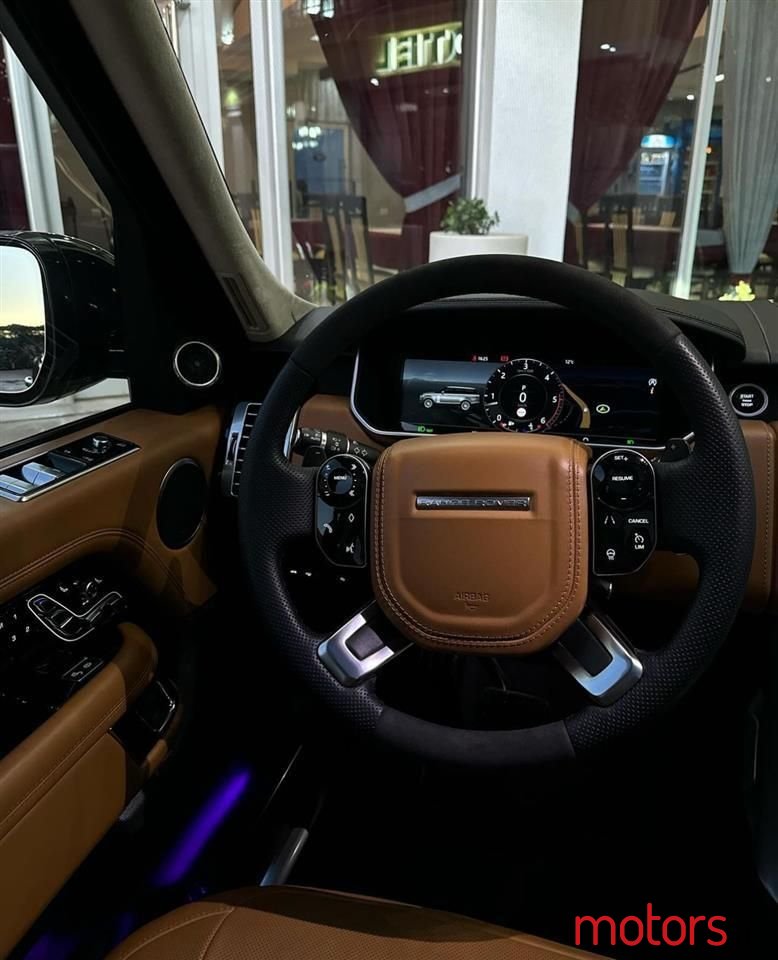 2020' Land Rover Range Rover photo #5