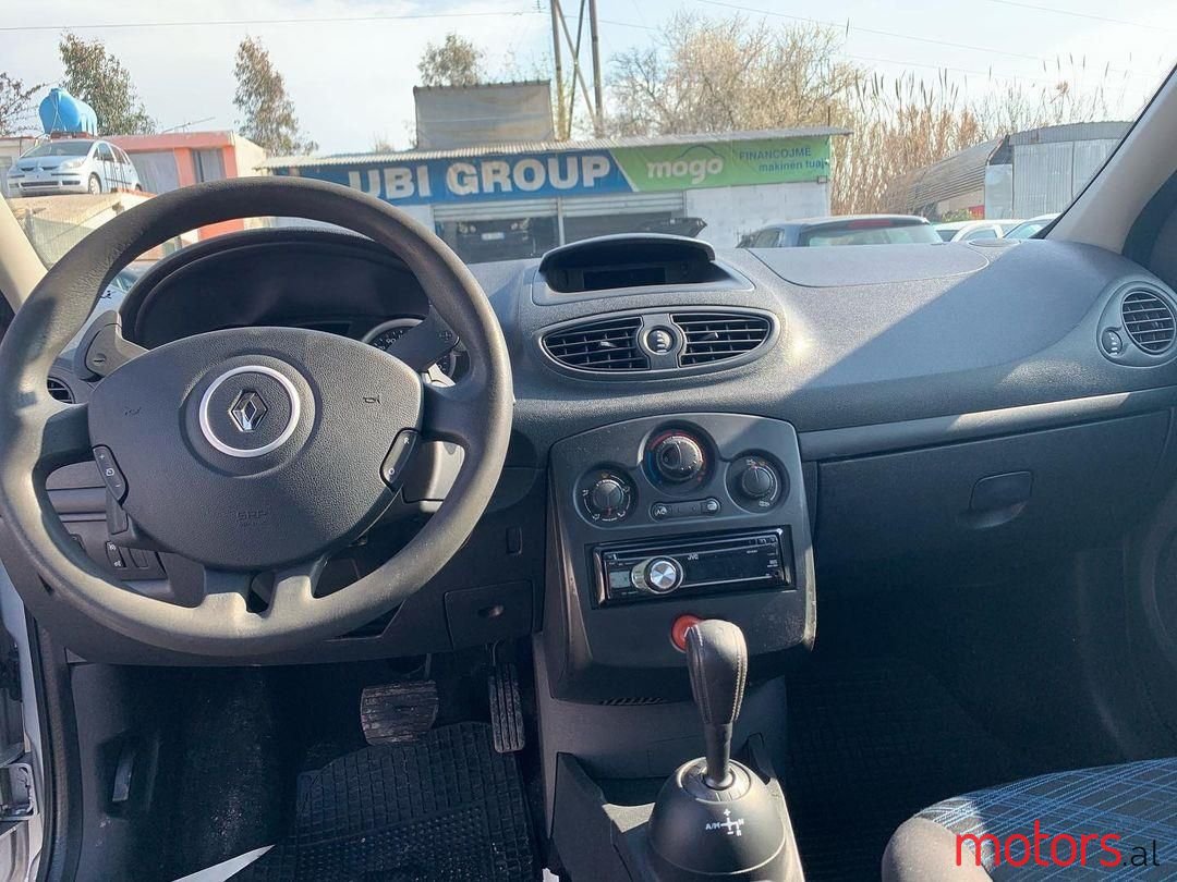 2008' Renault Clio photo #1