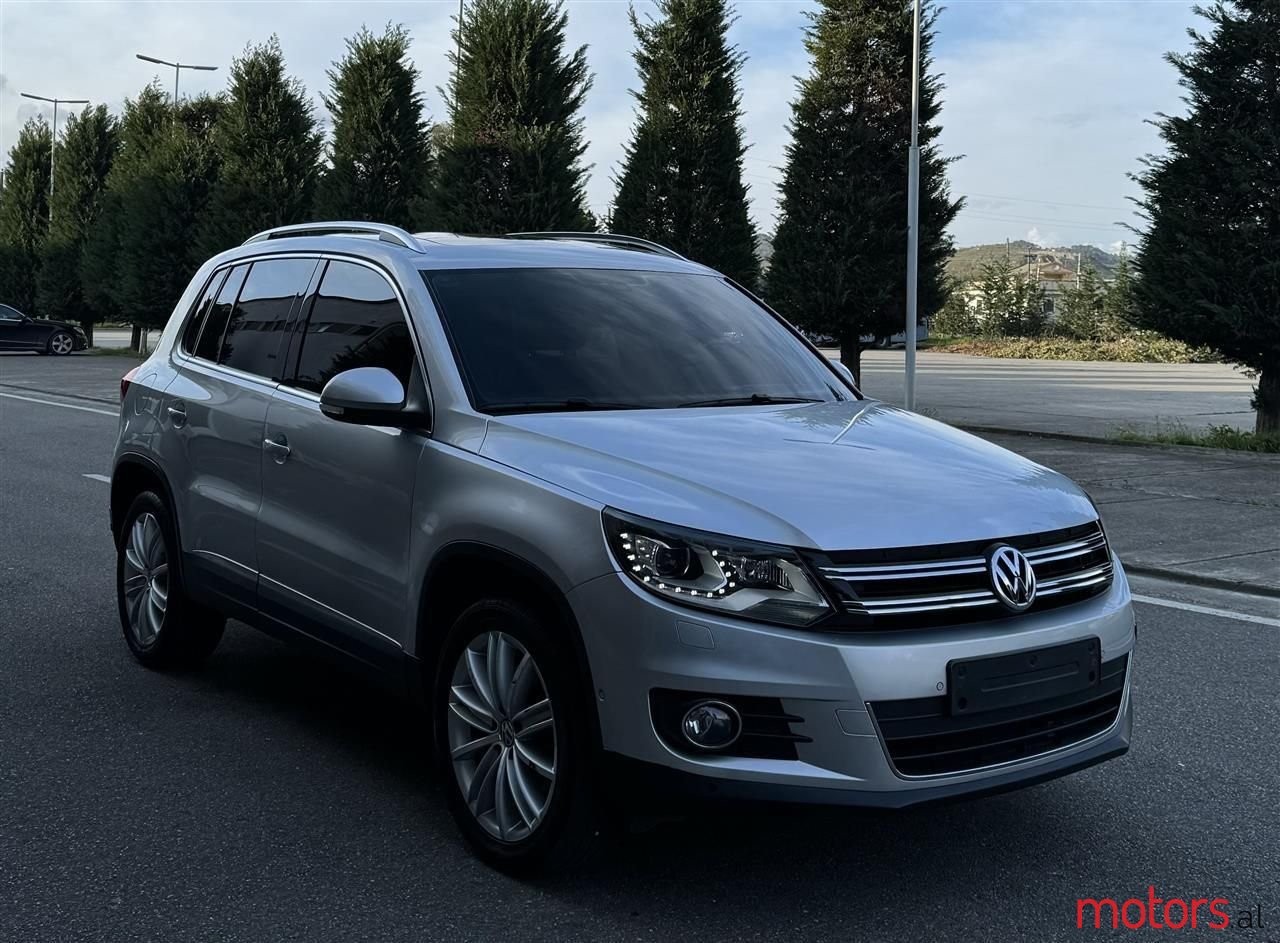 2012' Volkswagen Tiguan photo #1