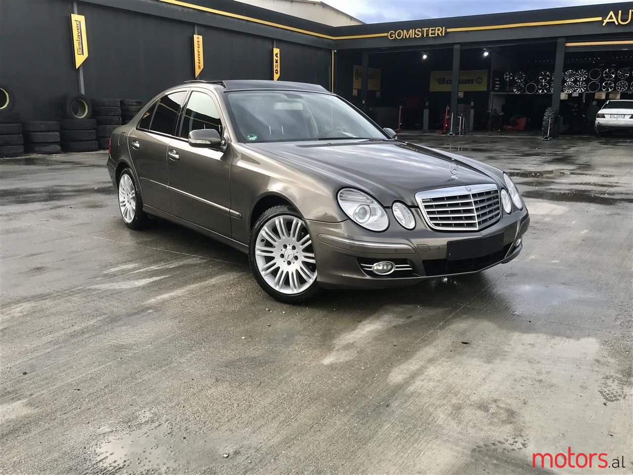 2008' Mercedes-Benz E 320 photo #3